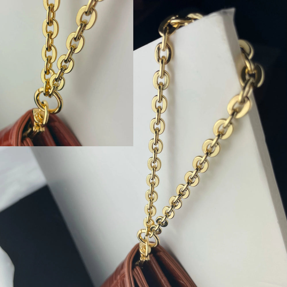 
                  
                    Gold Wristlet Strap Chain For Handbag (7mm) Oval Design
                  
                